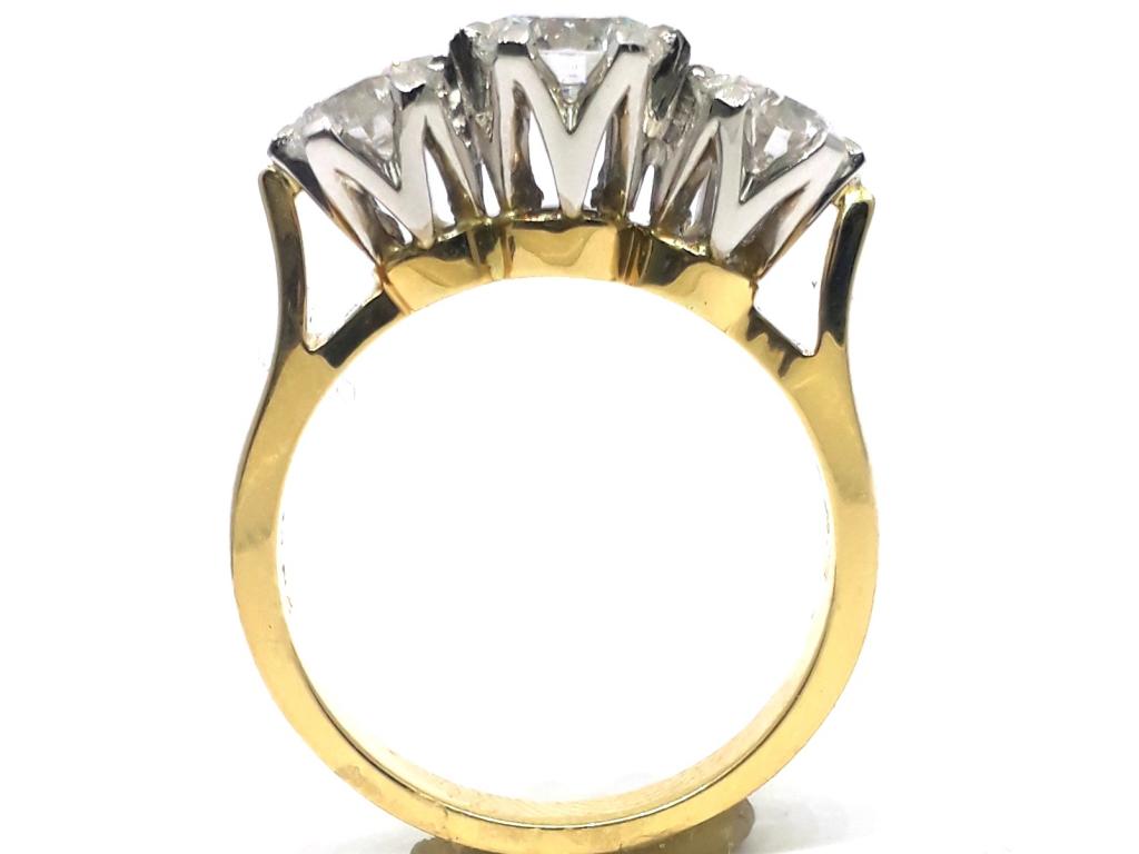 18ct three diamond ring tdw 2