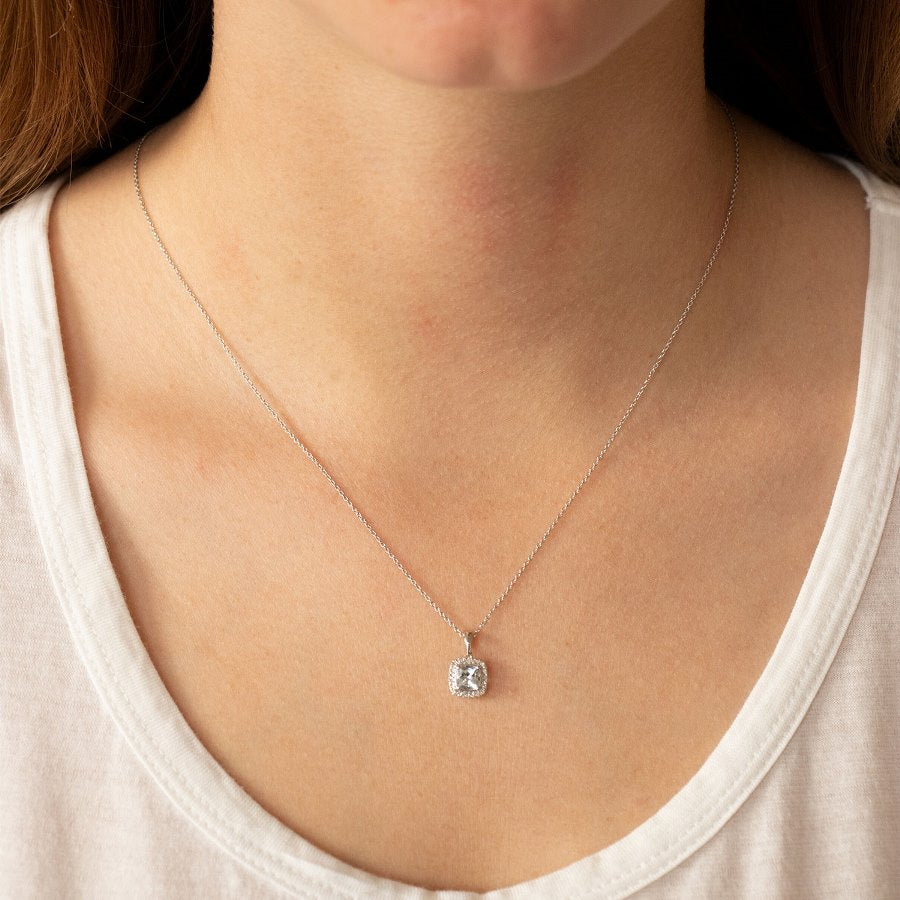 9ct white gold aquamarine diamond pendant