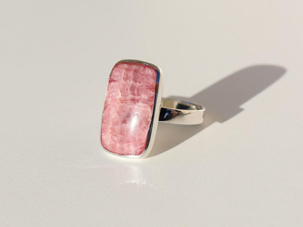 La stele stg pink rhodochrosite rectangle ring
