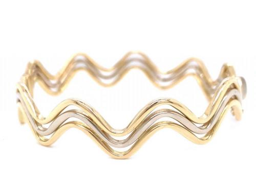 18ct Three Wave Snap & Hinge Bracelet image