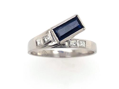 18ct White Gold Sapphire Diamond Ring image