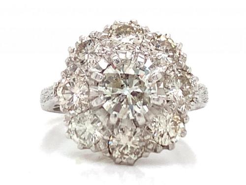 18ct White Gold Diamond Cluster Ring TDW 2.20ct image