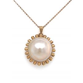 14ct Mabe Pearl Pendant with 14ct 40cm Chain image