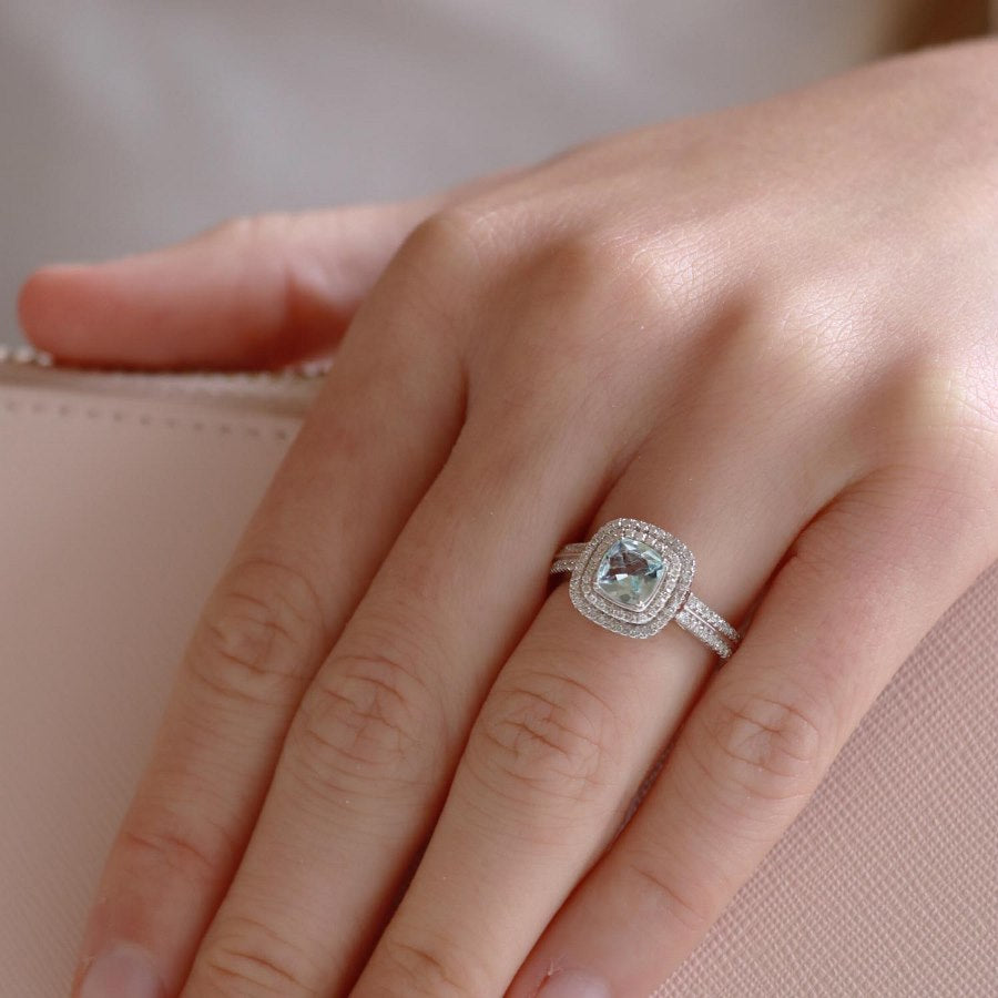 9ct White Gold Aquamarine Diamond Halo Ring TDW 0.33ct