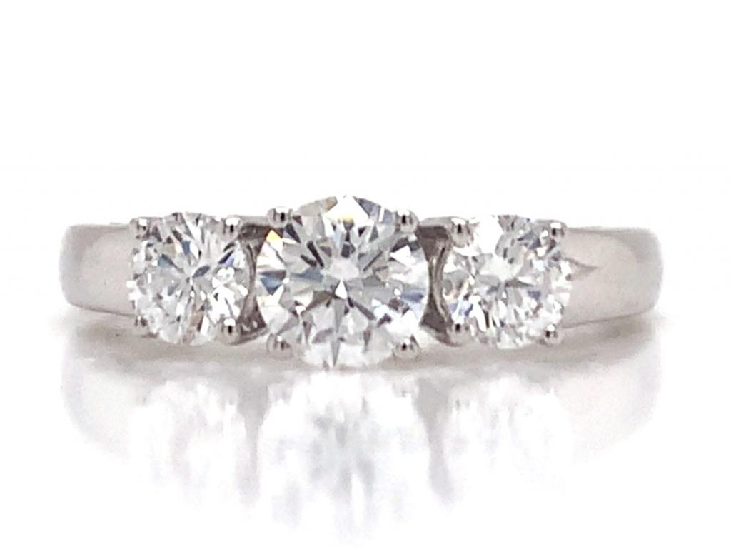091217 18ct white gold three lab grown diamond ring tdw 1