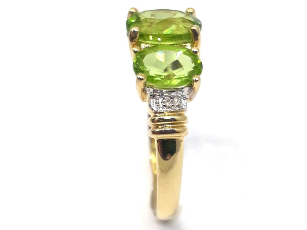 9ct 3 Peridot Diamond Ring