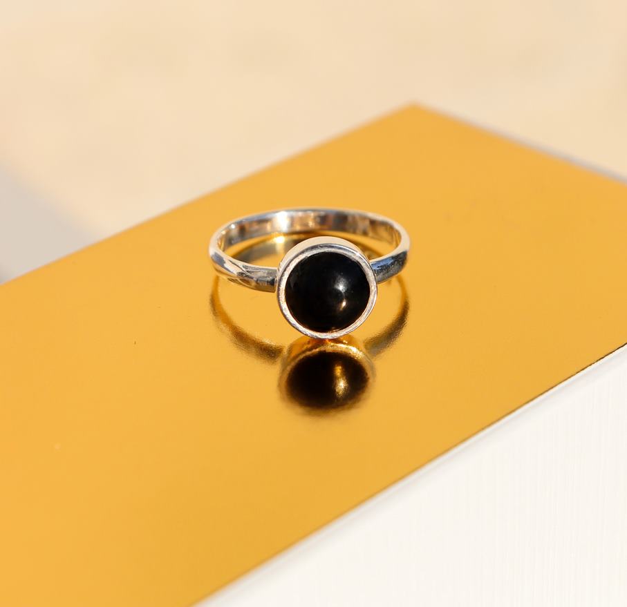 La Stele Stg Black Onyx Round Ring
