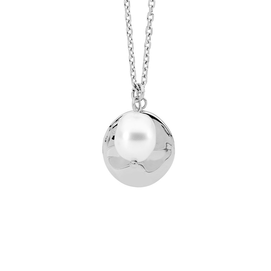 Ellani Stainless Steel Freshwater Pearl Hammered Disc Pendant