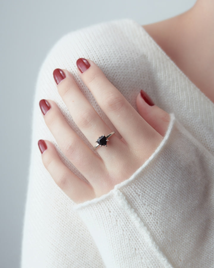 Karen Walker Stg Onyx Cupid's Heart Ring