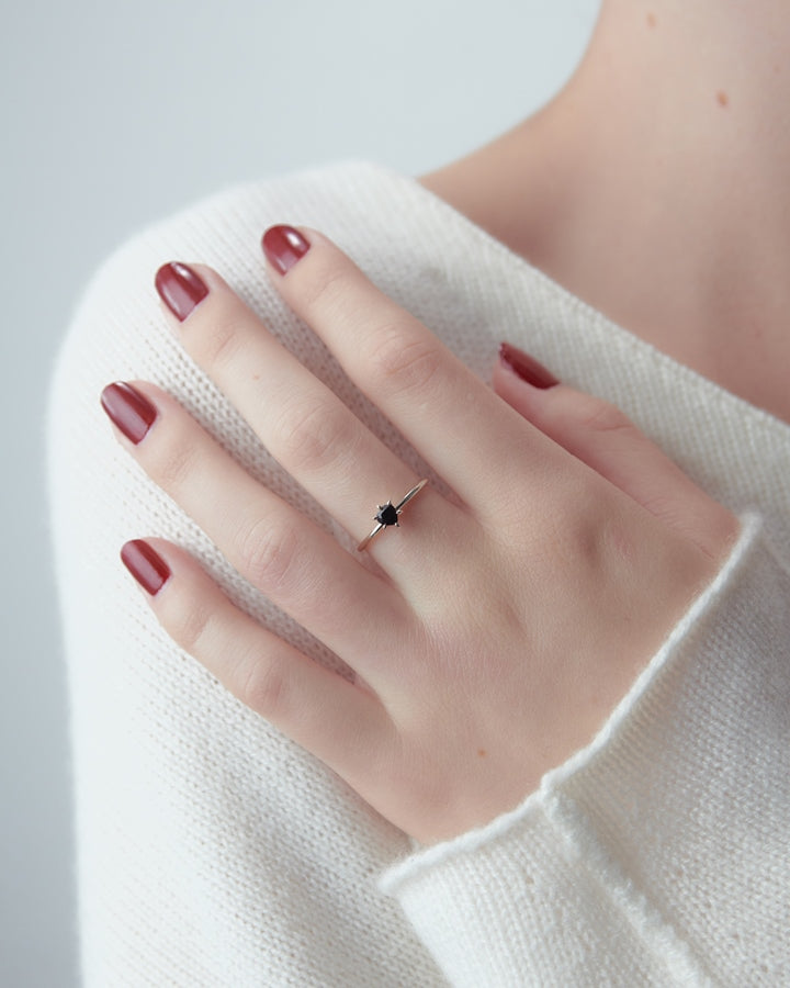 Karen walker stg onyx cupid's heart mini ring
