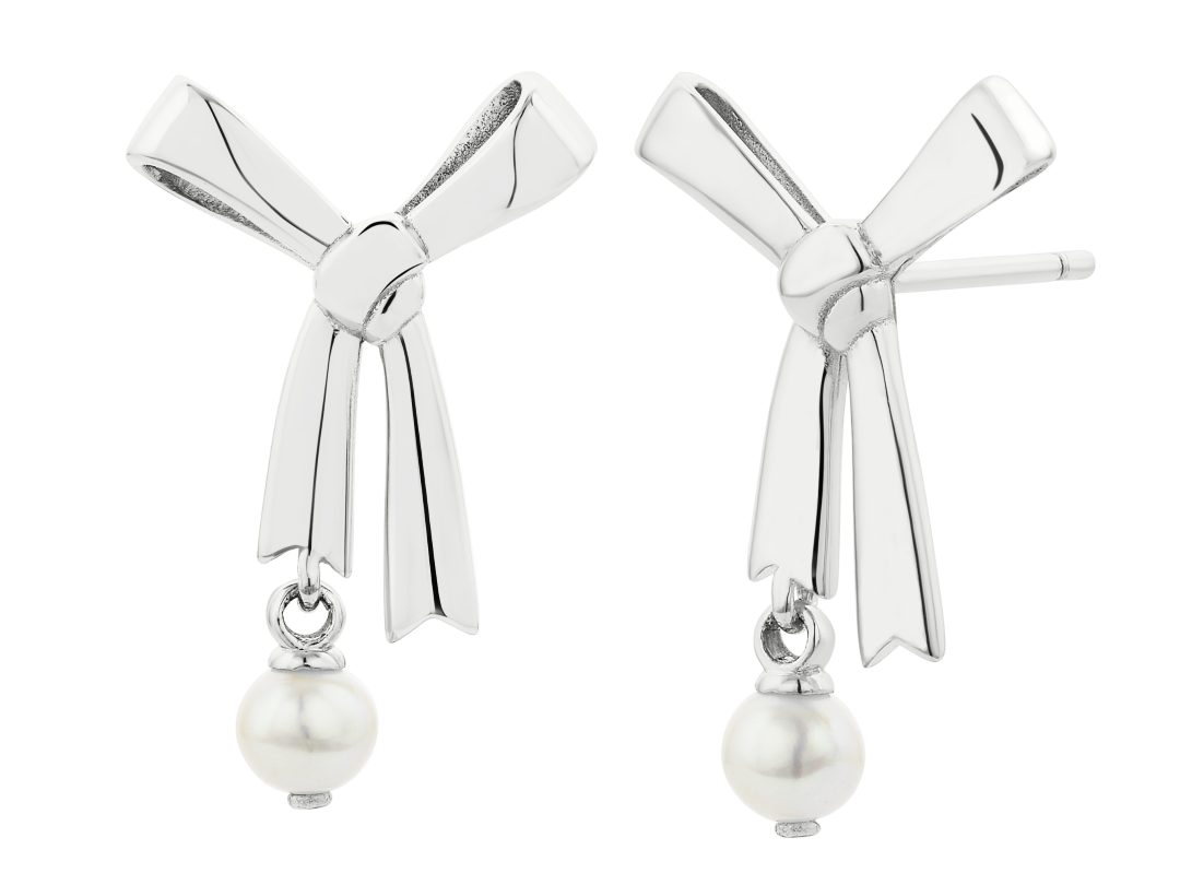 341042karenwalkersterlingsilverfreshwaterpearlfinebowstudskw492er gp hgp fwp angle1silver