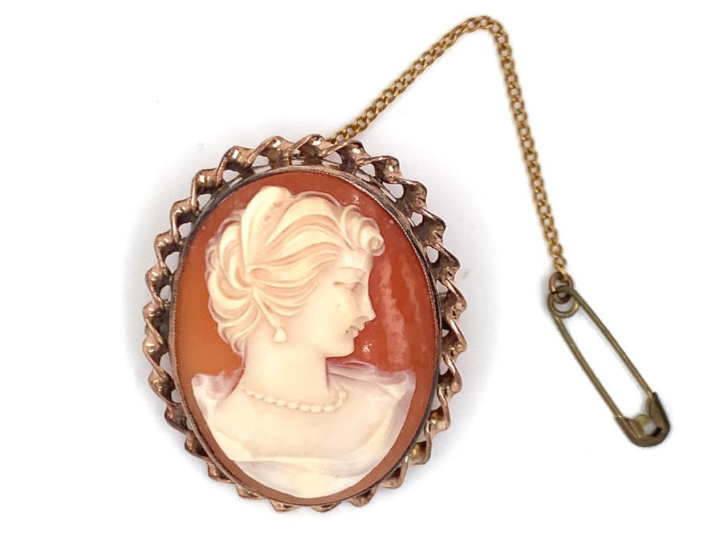 3711214 9ct cameo brooch