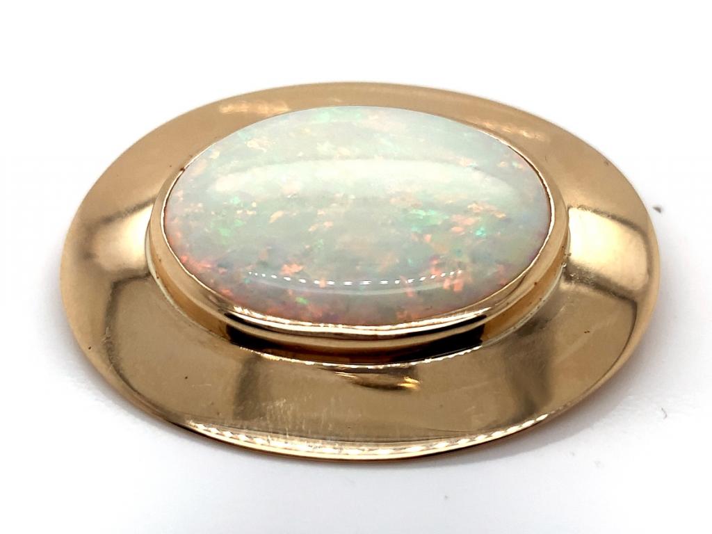 9ct oval opal brooch
