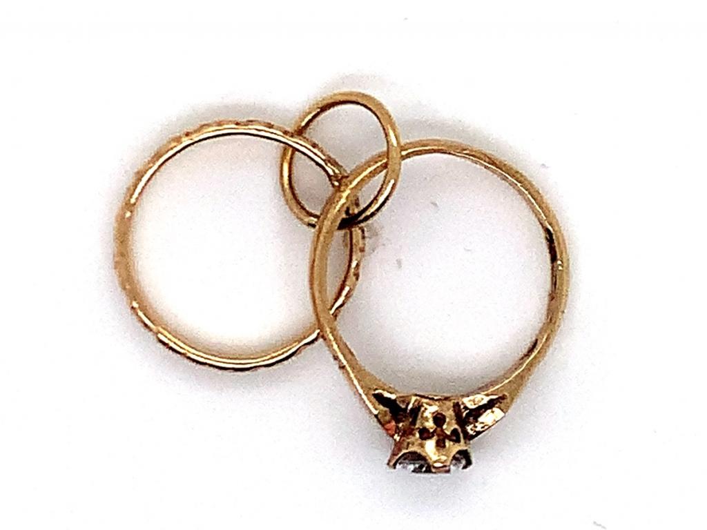 9ct cubic zirconia two rings charm