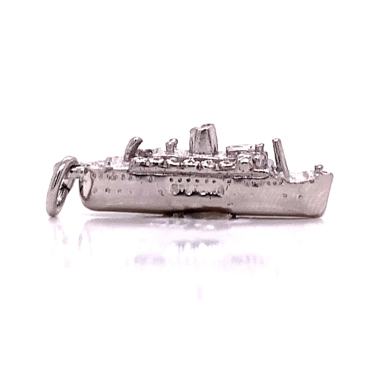 3716302sterlingsilvercruiseshipcharm_d56beaa9 f5ea 454f 8dd3 fe1c215d4f91