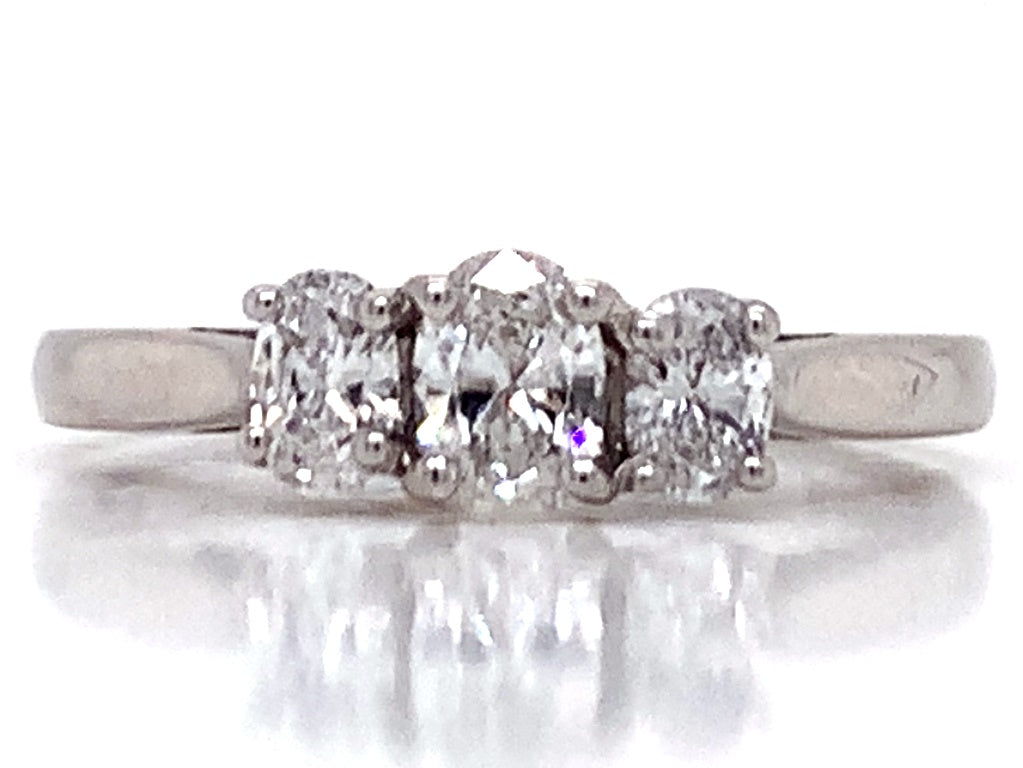3810597 18ct 3 oval diamond ring tdw 0