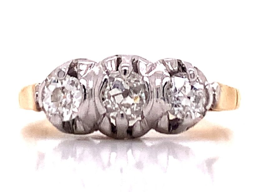 3810645 18ct three diamond ring tdw 0