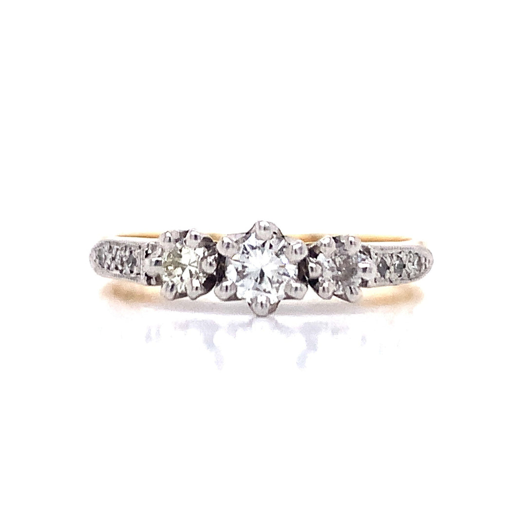 18ct/Platinum Three Diamond Ring TDW 0.40ct