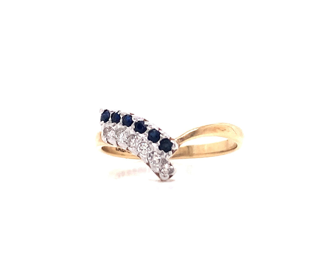 9ct Sapphire Diamond V Shape Ring