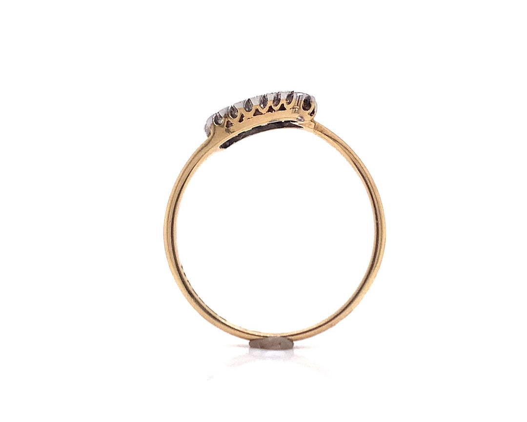 9ct Sapphire Diamond V Shape Ring