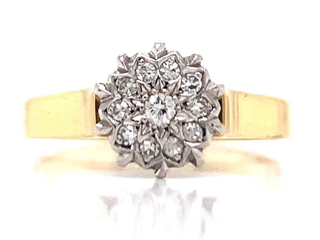 3811189 18ct diamond cluster ring tdw 0