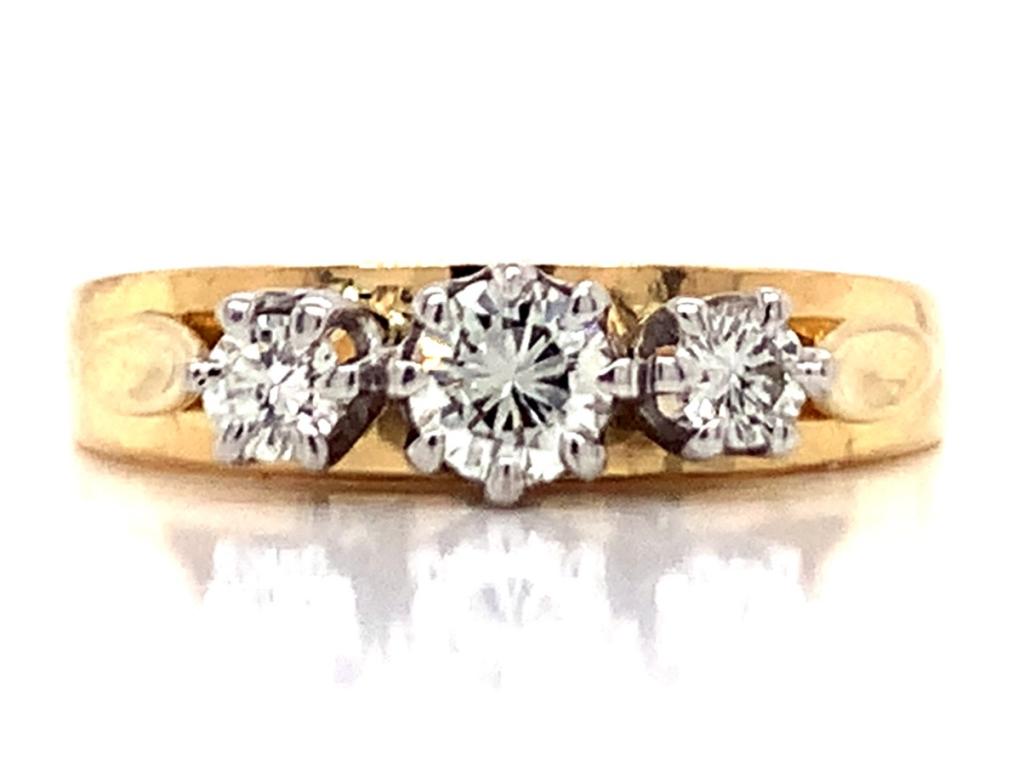 18ct Three Diamond Ring TDW 0.34ct