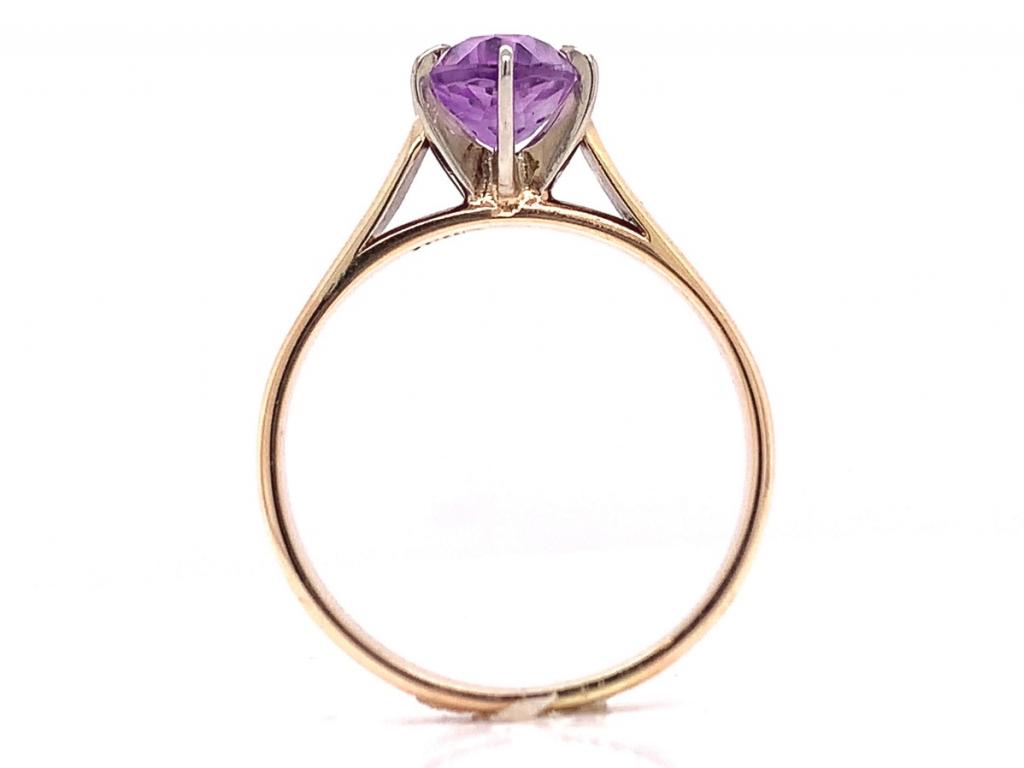 18ct amethyst solitaire ring