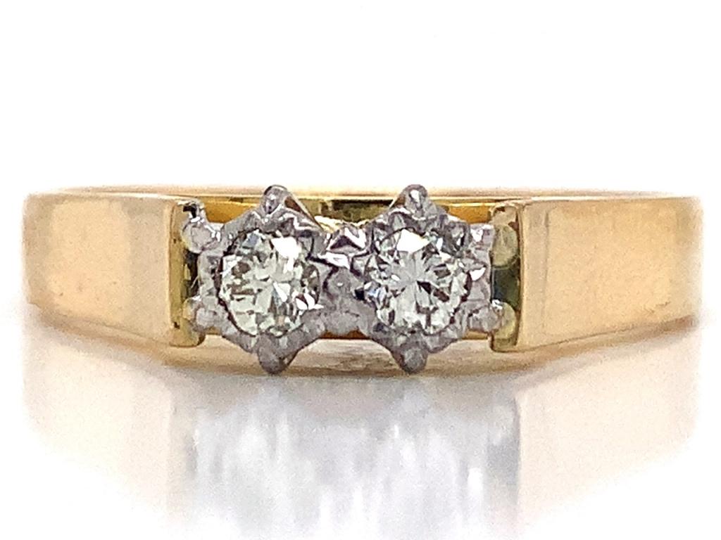 3811419 18ct two diamond ring tdw 0
