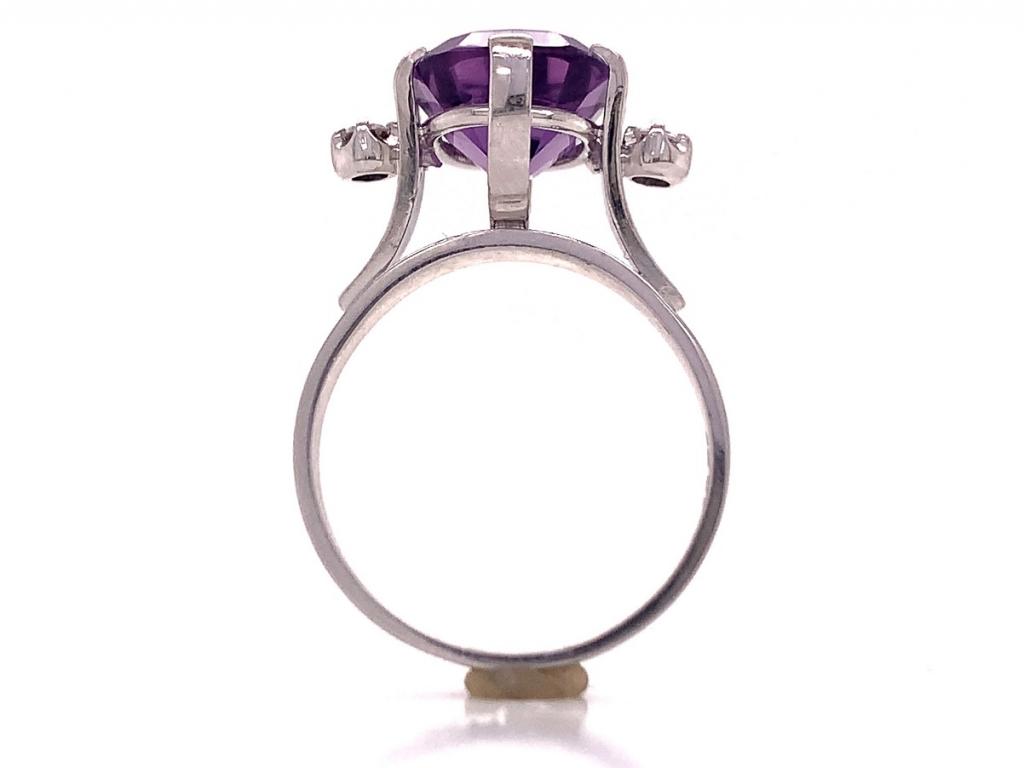 18ct white gold amethyst diamond ring