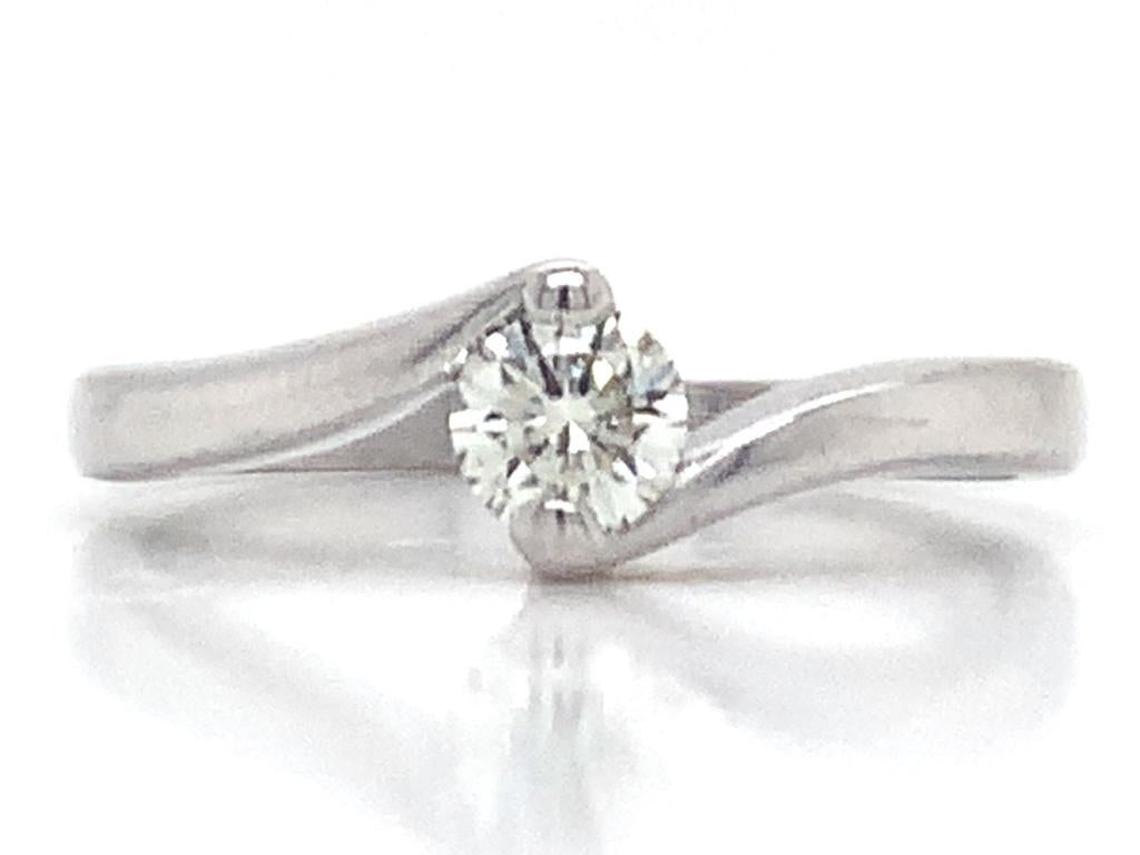 18ct White Gold Diamond Solitaire Ring TDW 0.26ct