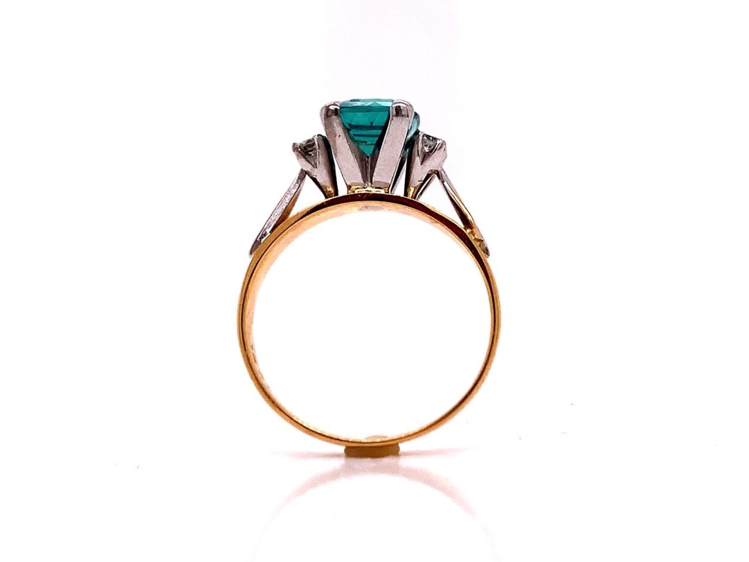18ct green tourmaline four diamond ring tdw 0