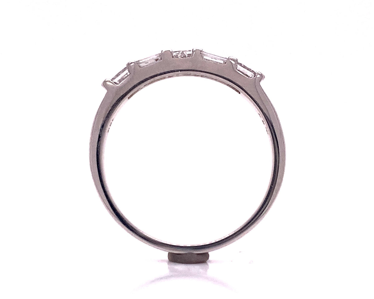 18ct white gold baguette & princess cut diamond ring tdw 0