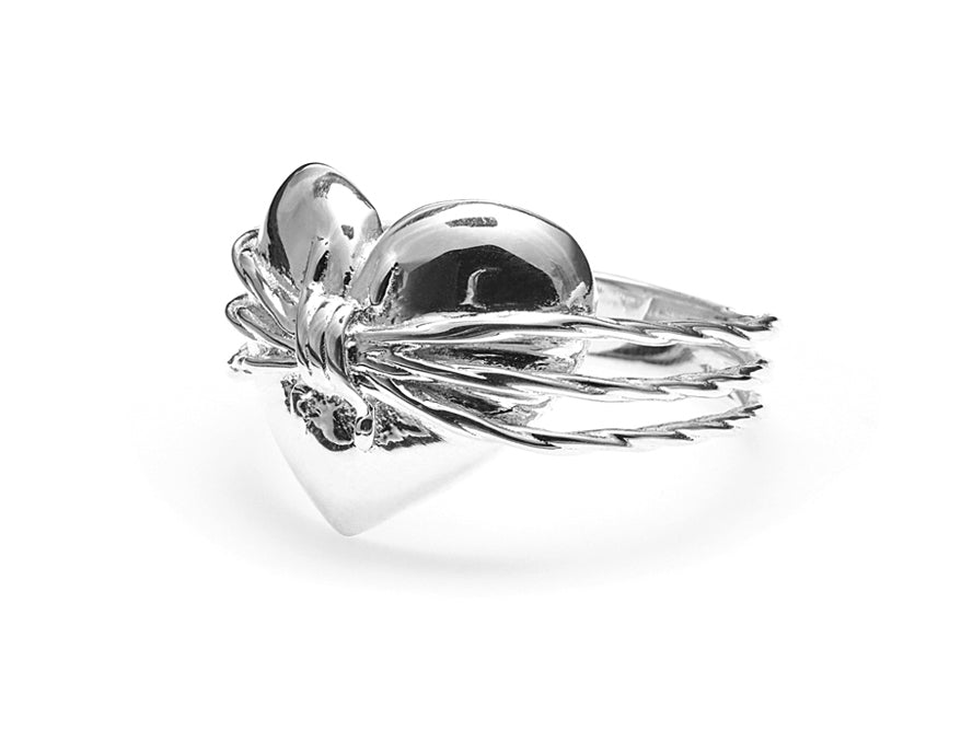 Stolen Girlfriends Club Stg Barbed Heart Ring