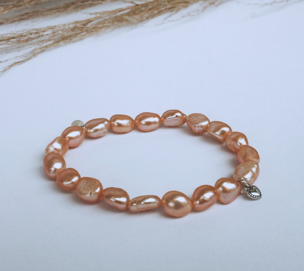 La pierre stg pink keshi pearl stretch bracelet