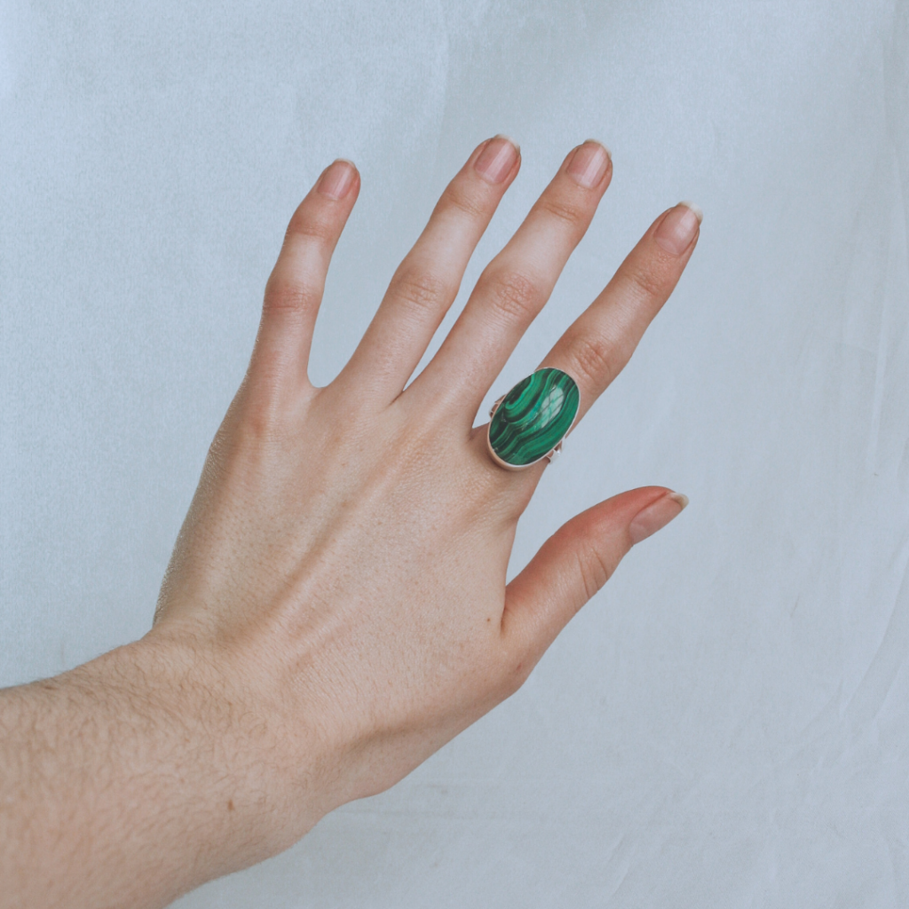 La stele stg green malachite oval ring
