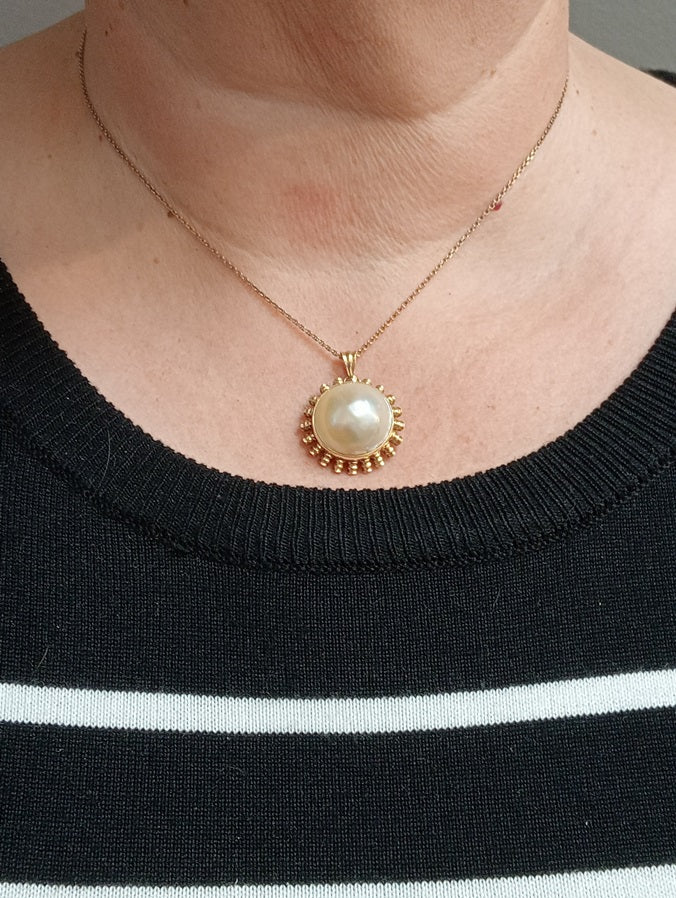 14ct mabe pearl pendant with 14ct 40cm chain