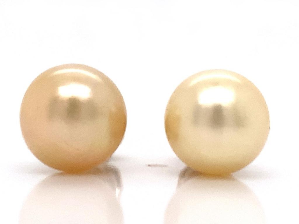 18ct akoya pearl stud earrings