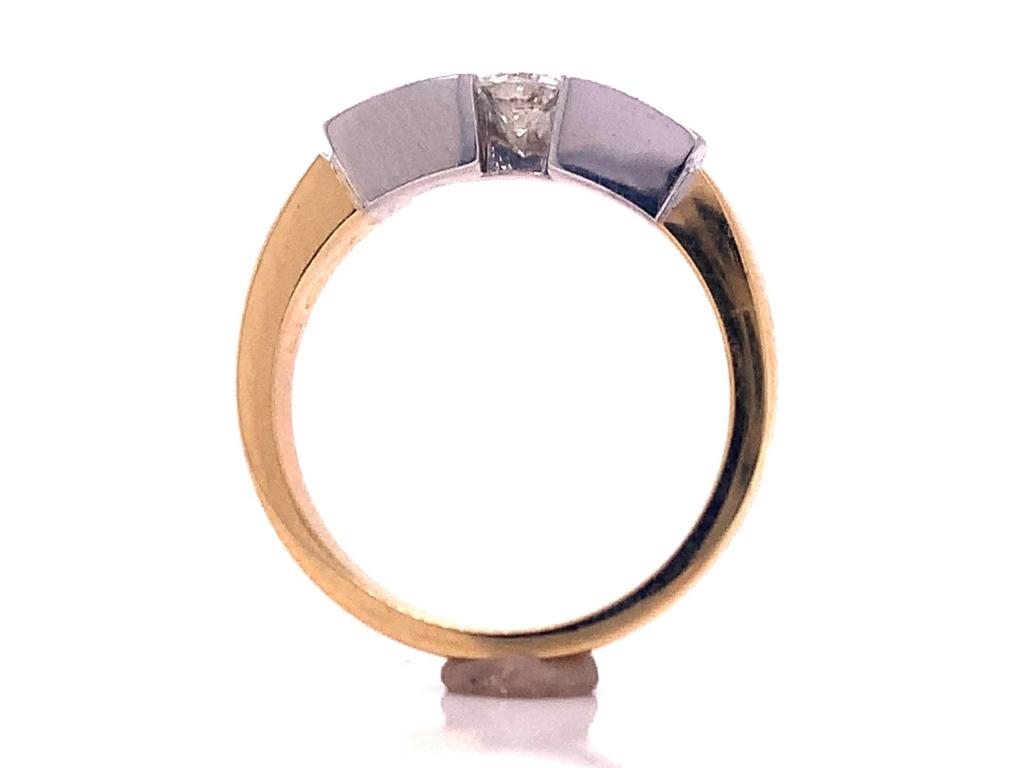 18ct two tone three diamond ring tdw 0