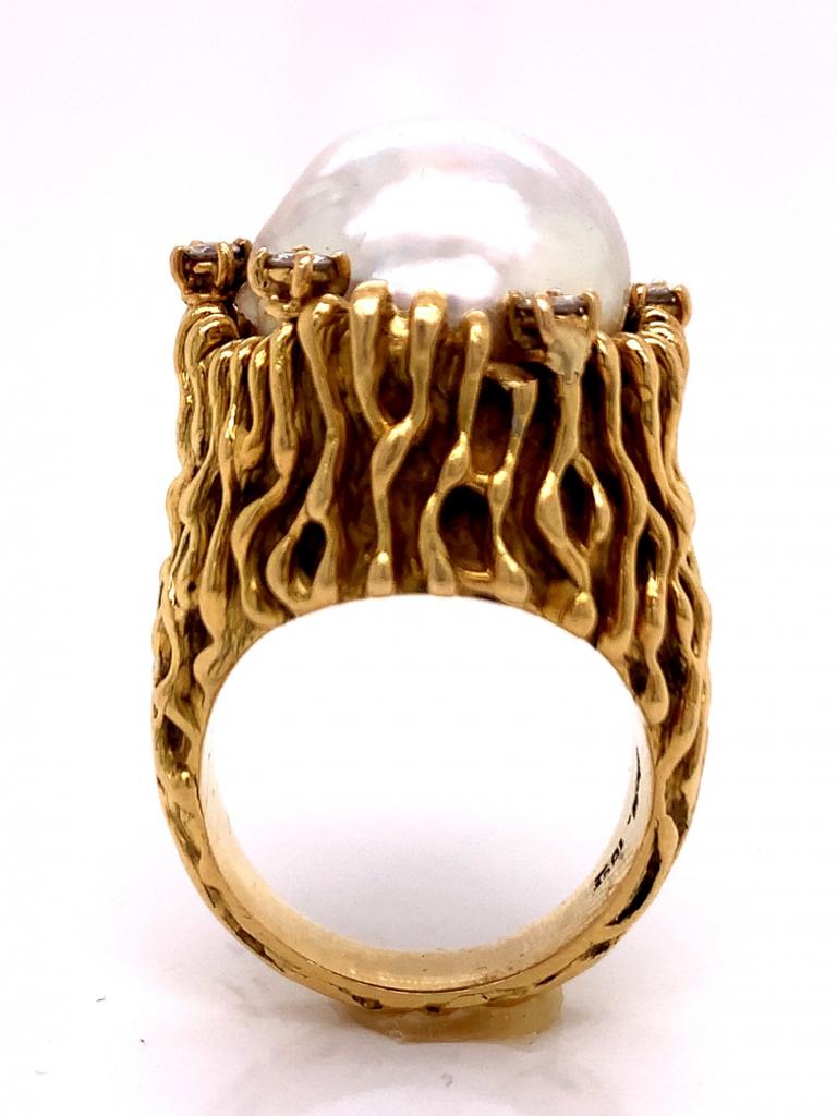 18ct Baroque Pearl Diamond Ring TDW 0.38ct