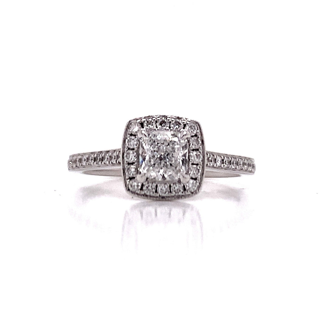 18ct White Gold Diamond Cluster Ring TDW 0.98ct
