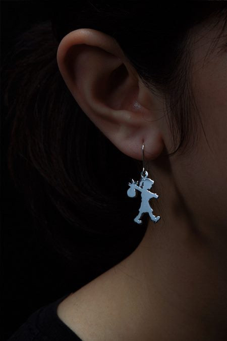 Karen walker stg runaway girl hook earrings